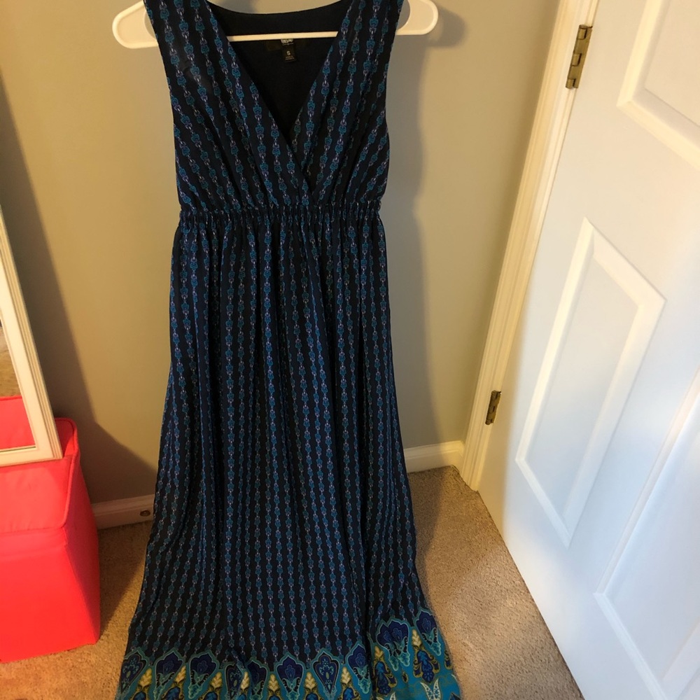 Maxi blue dress, super light and fair stretch.